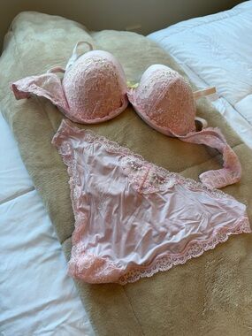 Victoria's Secret Light Pink Lace Bra & Bikini Set